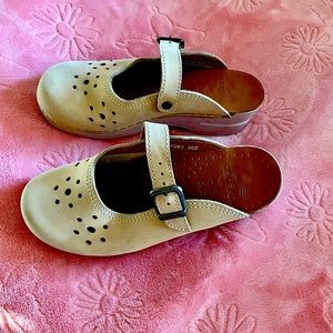 EUC Dansko Cream Nubuck Open Back Mary Jane Clog — Size 36 (5.5-6)